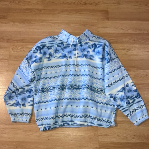 NBA Womens size large cropped fleece sweater winter perfect - Picture 3 of 7